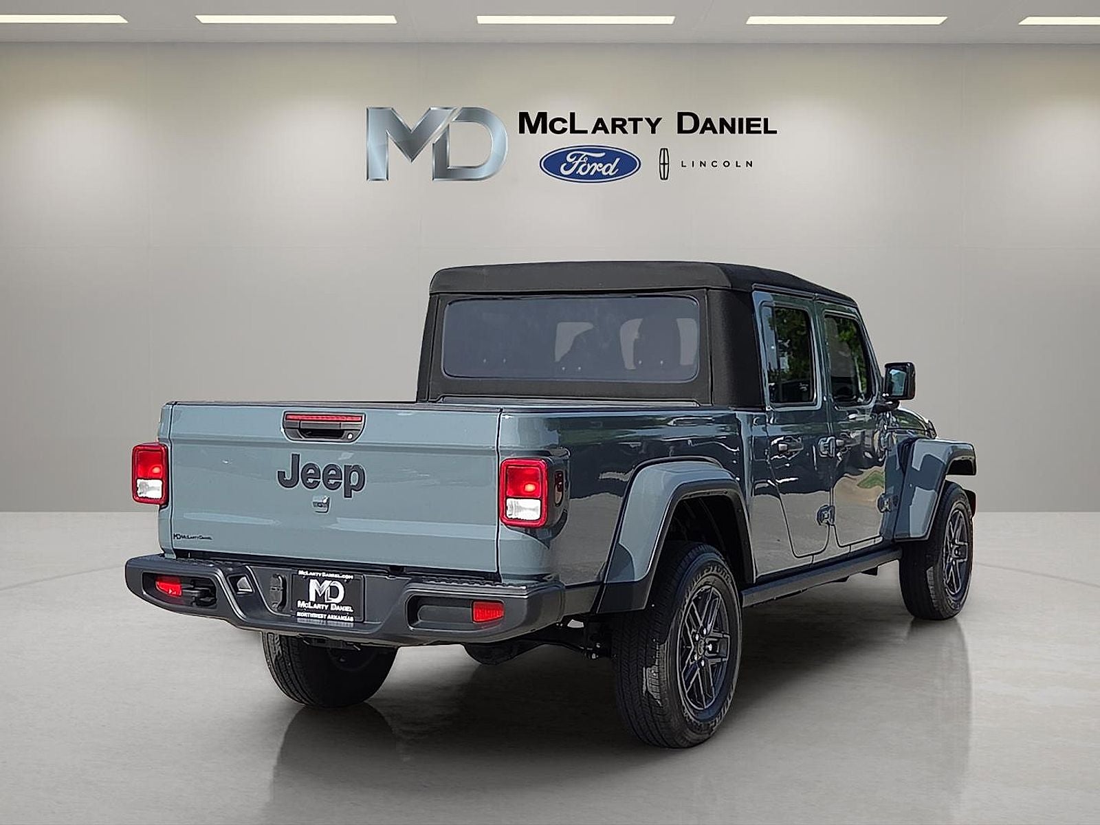 2024 Jeep Gladiator — detail view