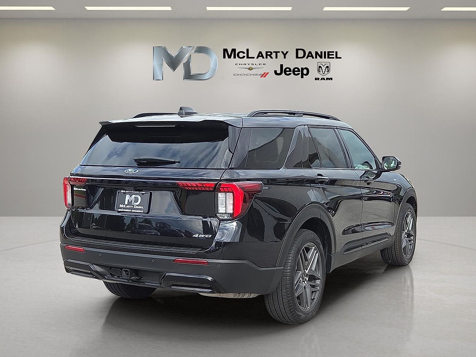 2025 Ford Explorer — detail view